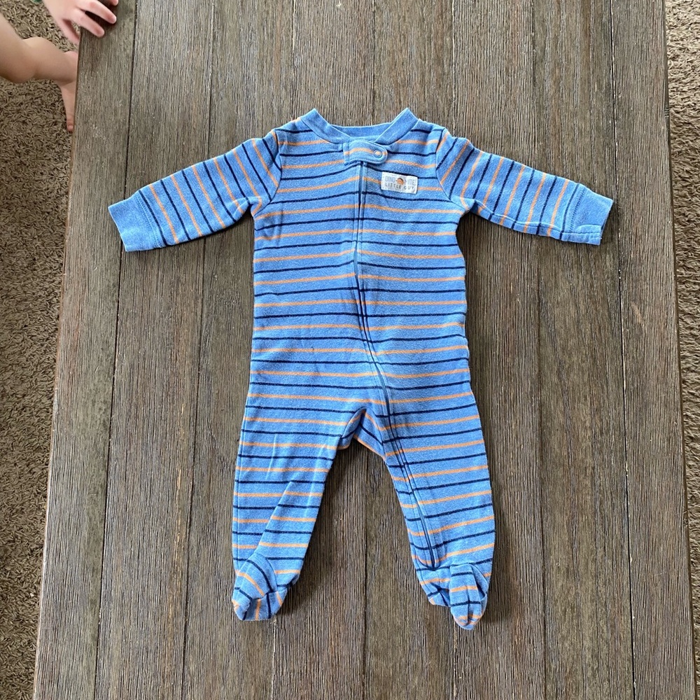 4/$10 Carter’s footie pajamas
